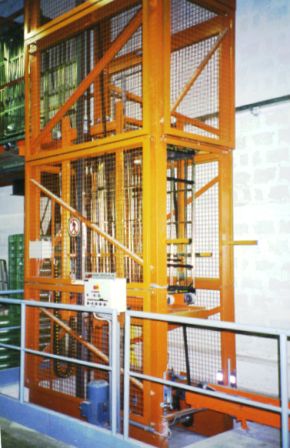 Vertikalförderanlage
