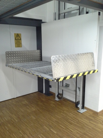 Plattformhebeanlage